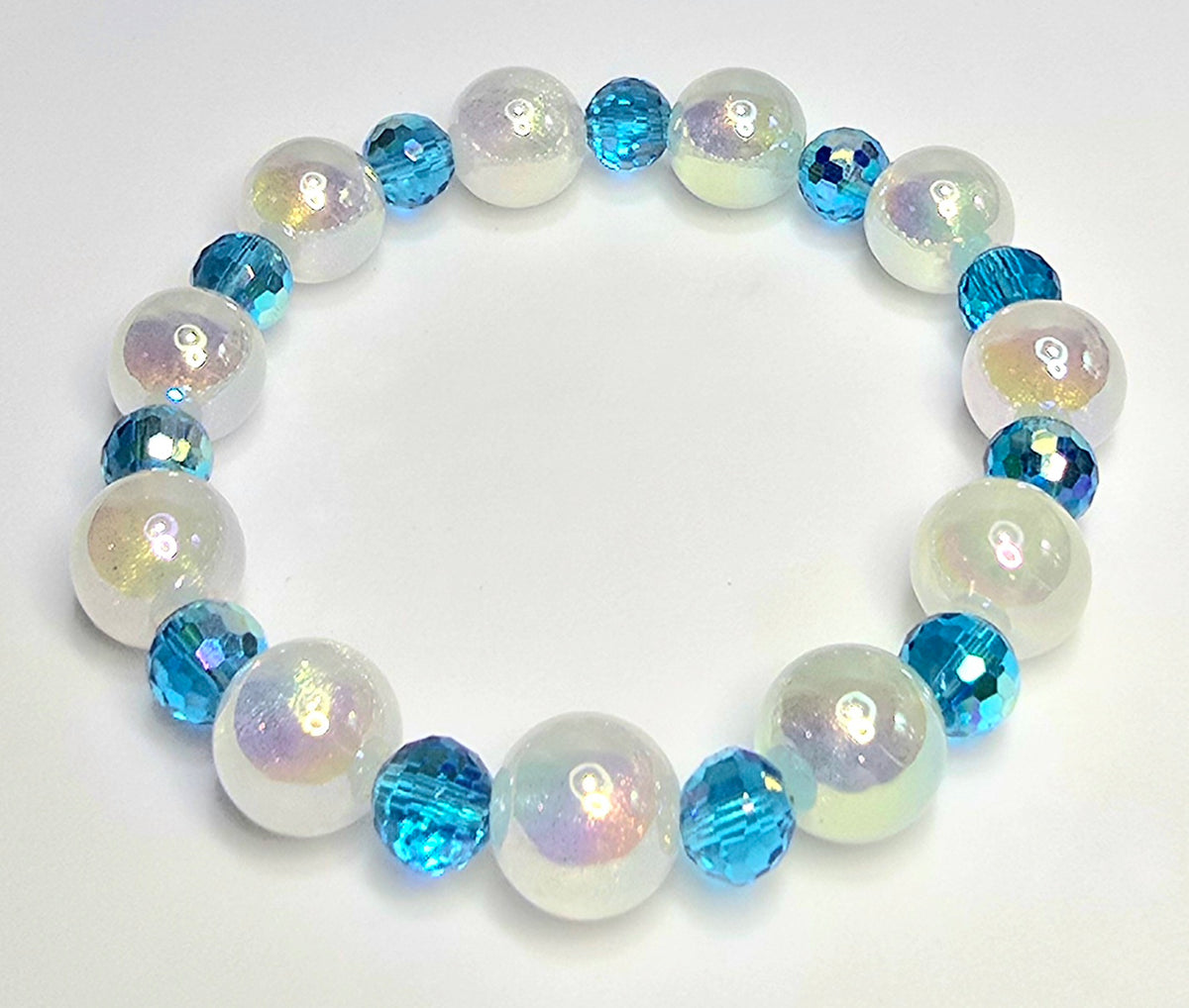 *12mm Iridescent White Beads With 8mm Faceted Glass Beaded Bracelet